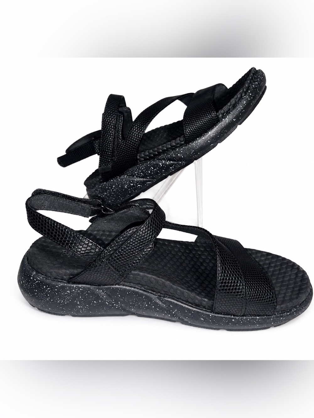 BareTraps Black Strappy Sport Sandals with Speckled Sole Size 8